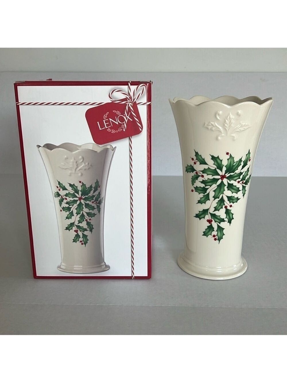 Lenox Holiday Vase Holly Berries 9” Holiday Collection New